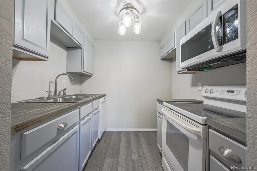 364 S Ironton Street Aurora CO 80012