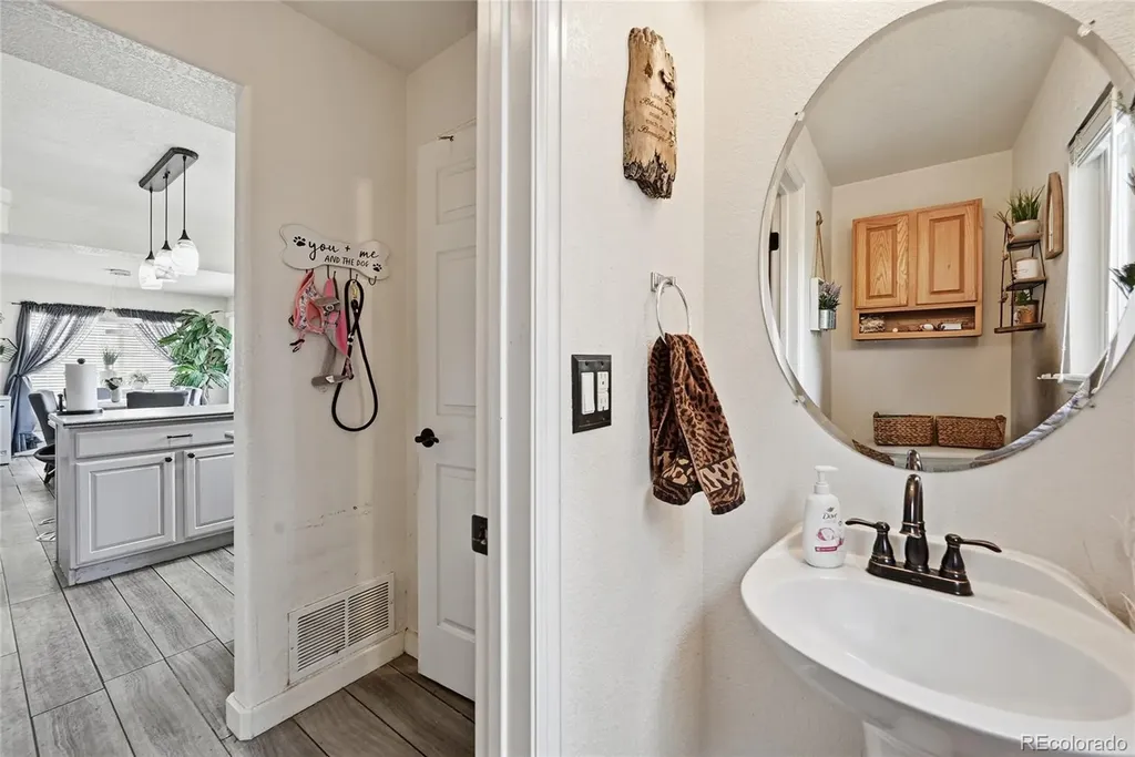 4335 Lyndenwood Point Highlands Ranch CO 80130