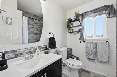 4335 Lyndenwood Point Highlands Ranch CO 80130