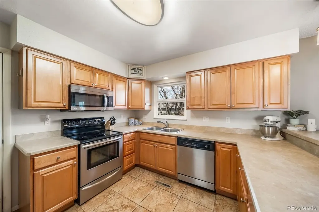 6670 S Elm Circle Centennial CO 80121
