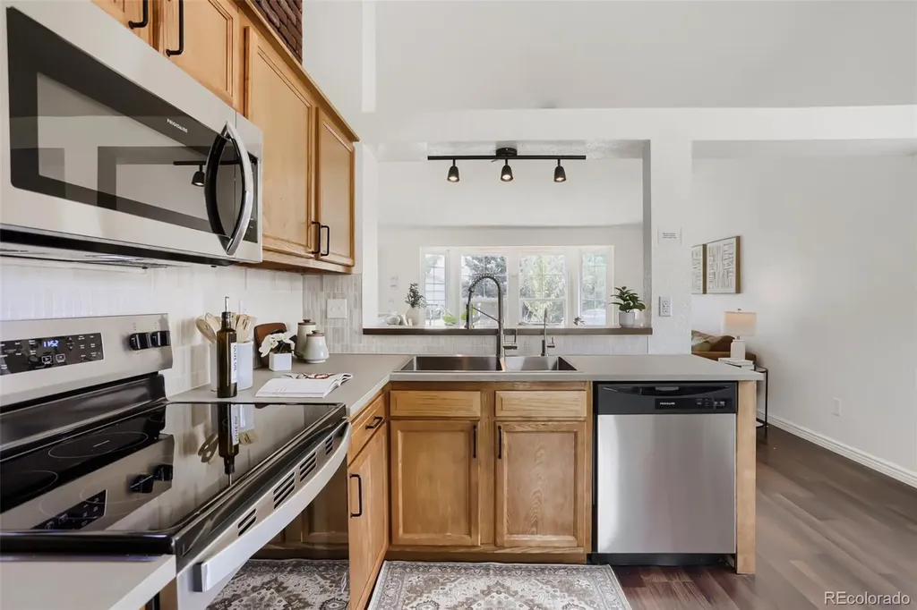 2155 Steele Street Longmont CO 80501