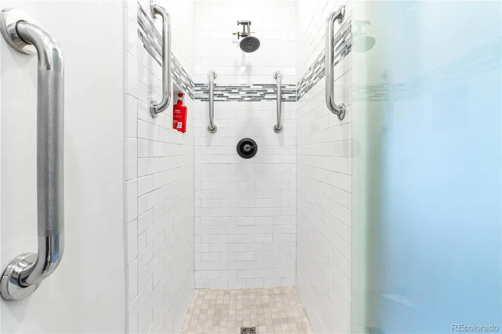 6170 N 79th Street Niwot CO 80503