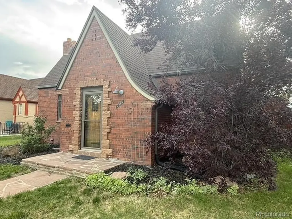 2865 Albion Street Denver CO 80207