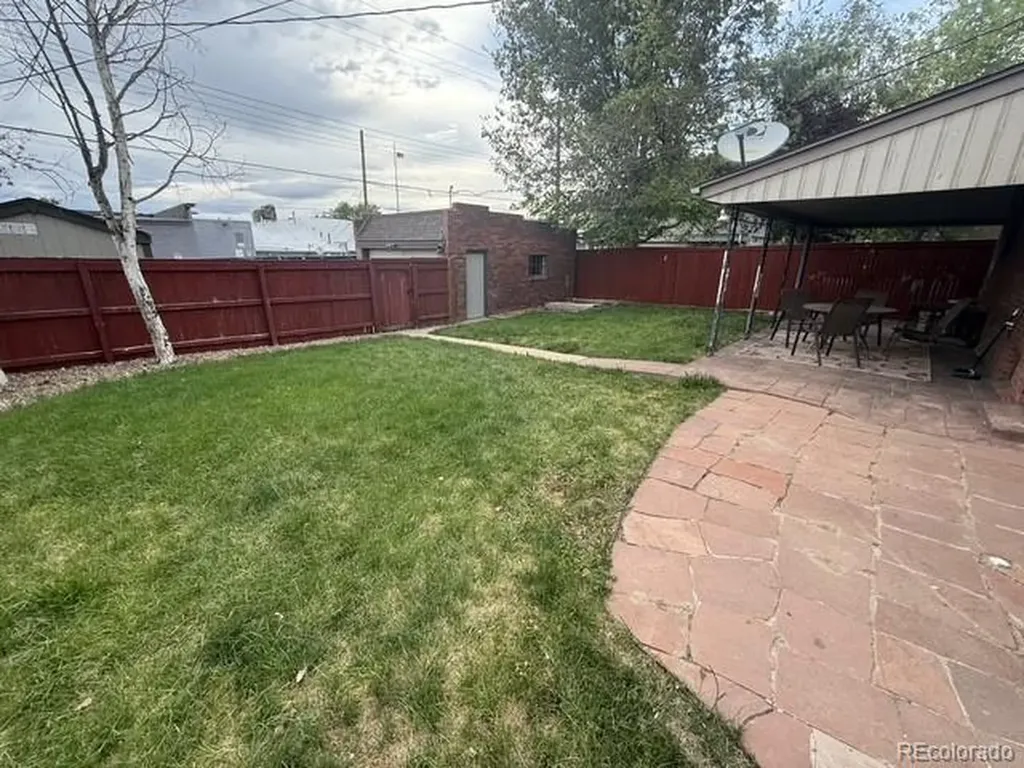 2865 Albion Street Denver CO 80207