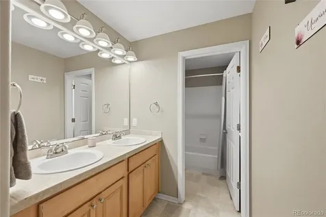 23918 E Alamo Place Aurora CO 80016