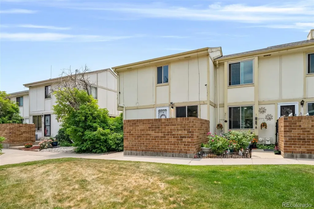 10180 Quivas Street Denver CO 80260