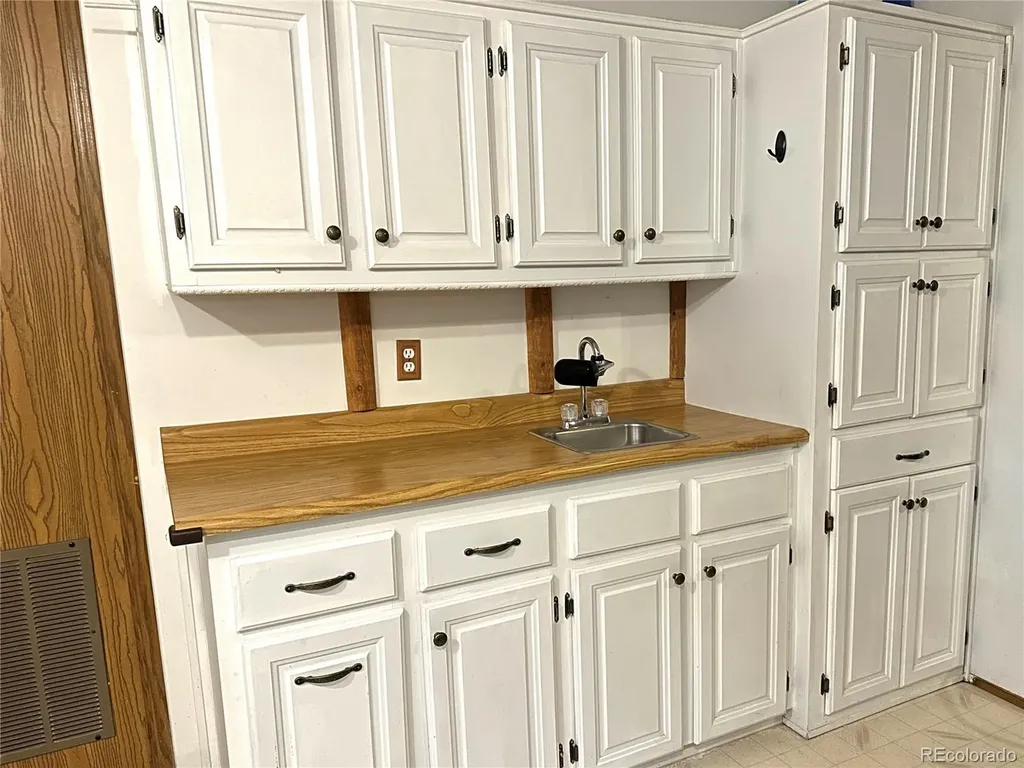 45 La Abu Trail Florissant CO 80816