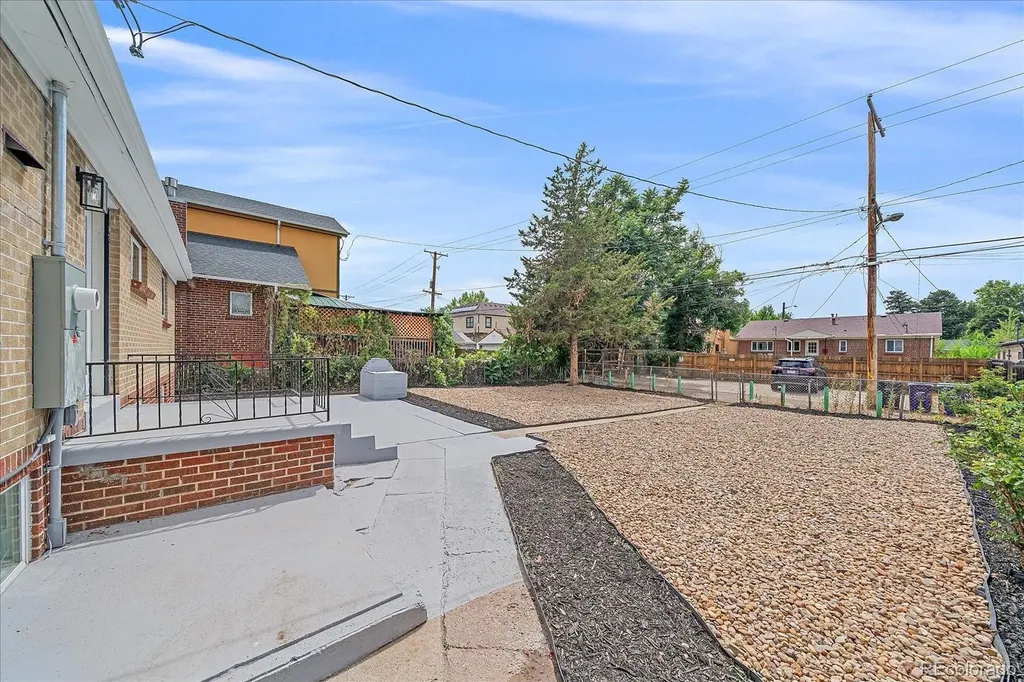 2651 Albion Street Denver CO 80207