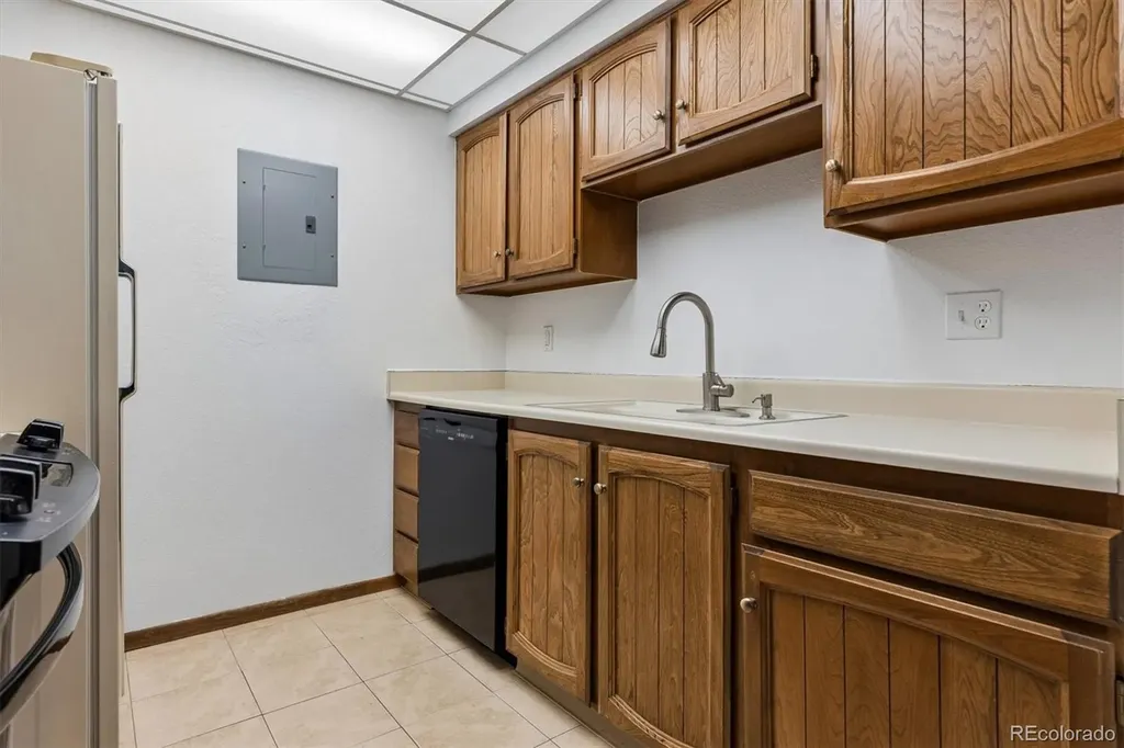 14214 E 1st Drive Aurora CO 80011