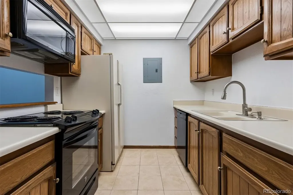 14214 E 1st Drive Aurora CO 80011