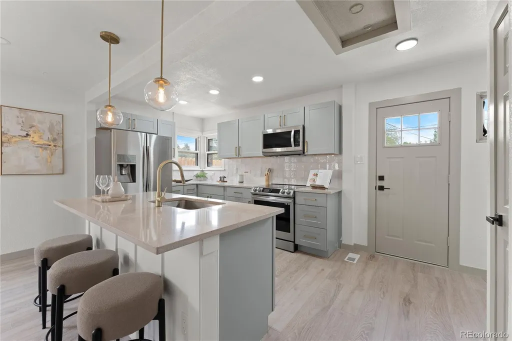 1716 Nome Street Aurora CO 80010