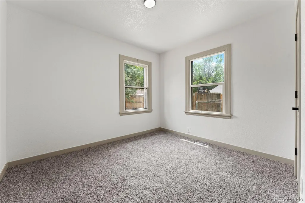 1716 Nome Street Aurora CO 80010