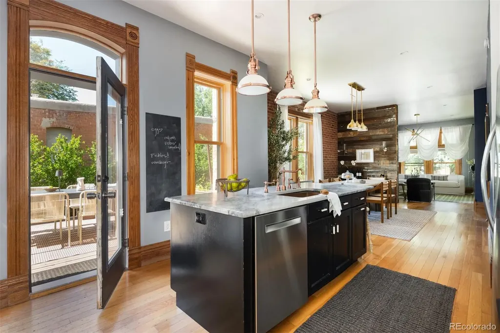 2536 N Gilpin Street Denver CO 80205
