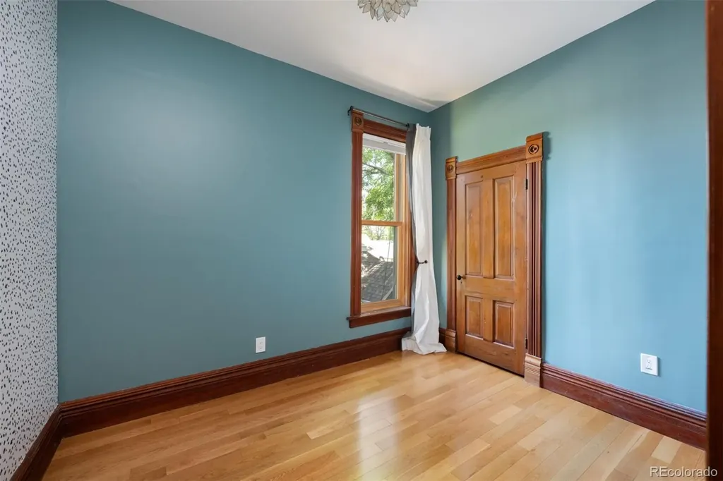 2536 N Gilpin Street Denver CO 80205