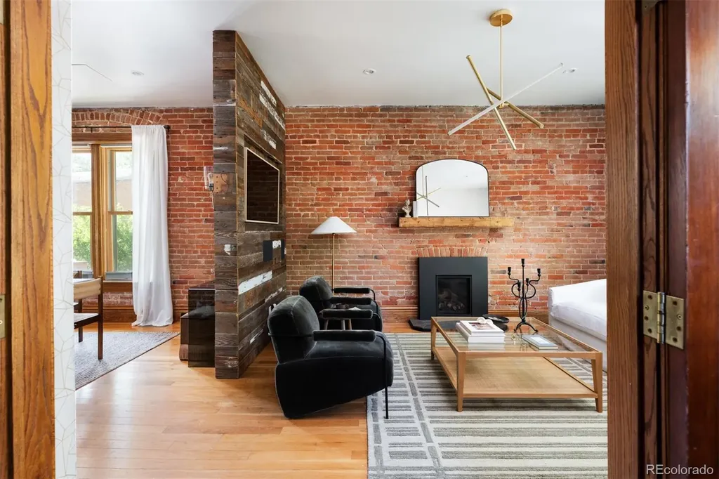 2536 N Gilpin Street Denver CO 80205