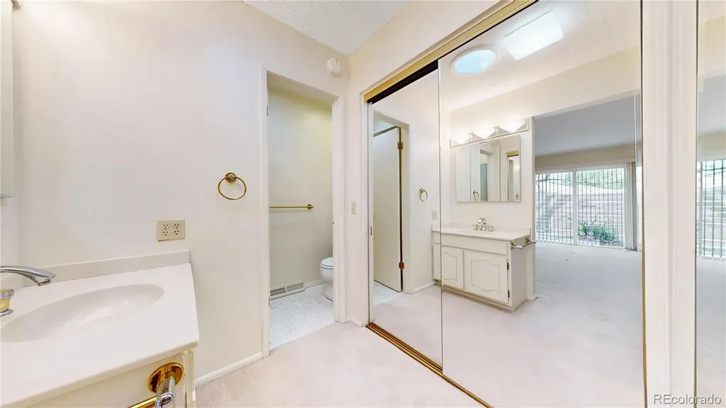 153 S Vance Court Lakewood CO 80226