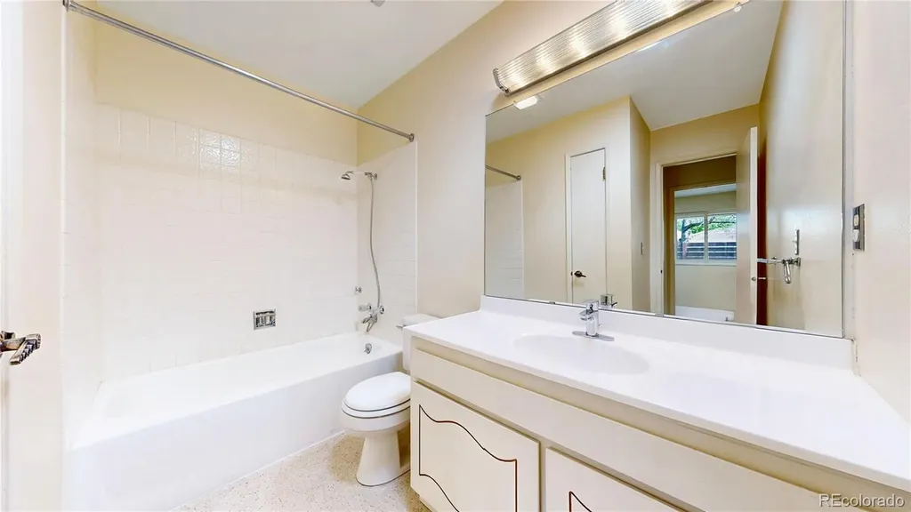 153 S Vance Court Lakewood CO 80226