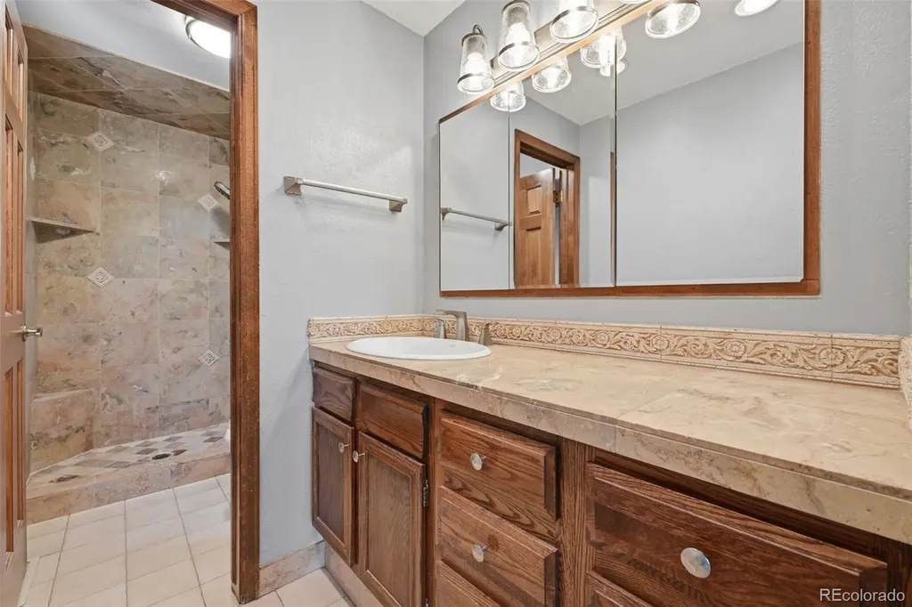 927 Oakwood Drive Castle Rock CO 80104