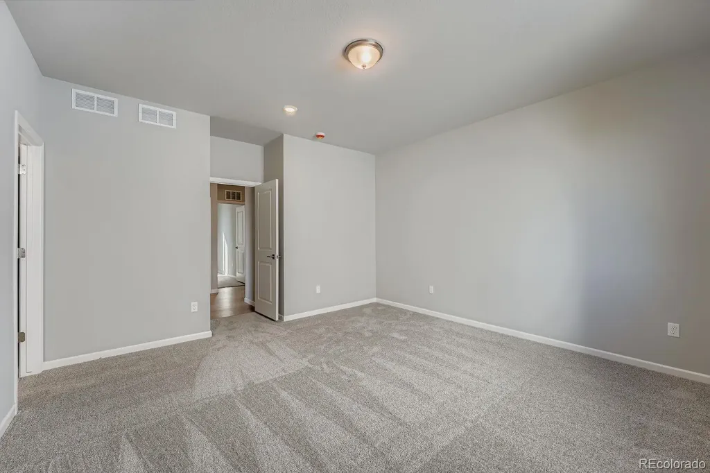 54960 E 27 Avenue Strasburg CO 80136