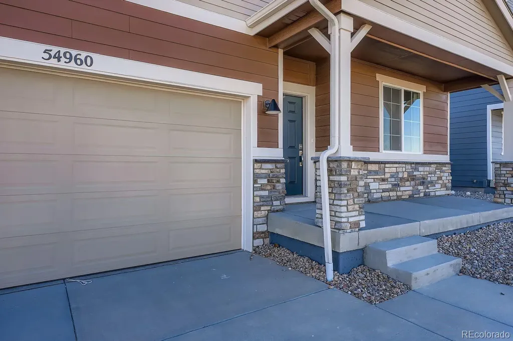 54960 E 27 Avenue Strasburg CO 80136