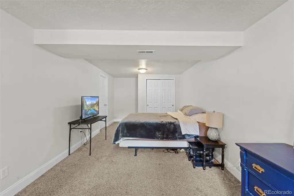 2352 Circle Colorado Springs CO 80909