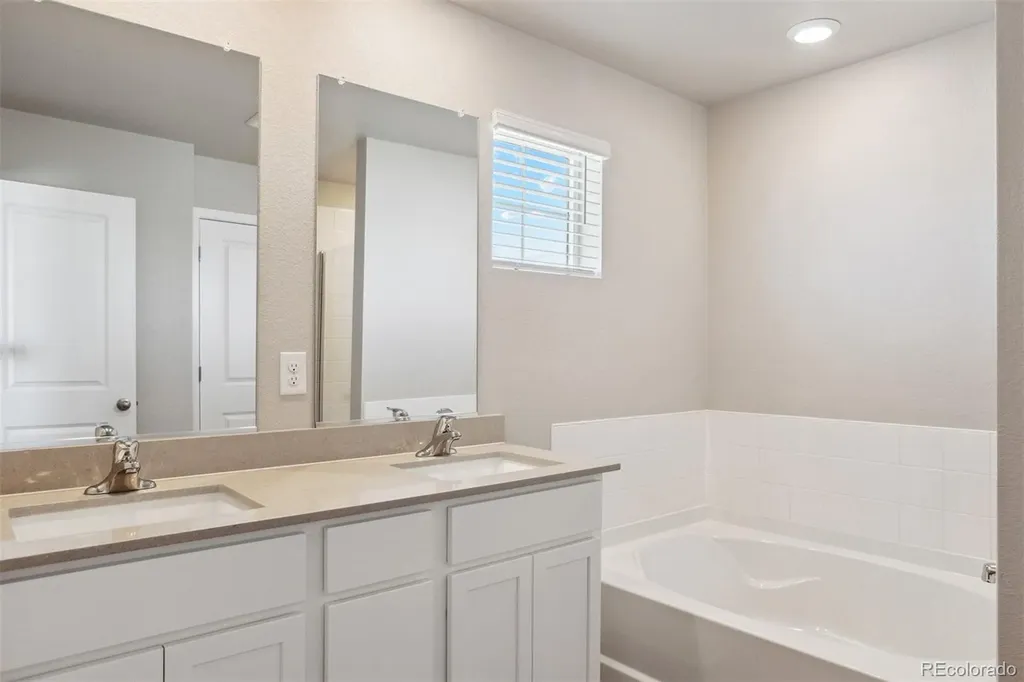 48210 Shetland Drive Bennett CO 80102