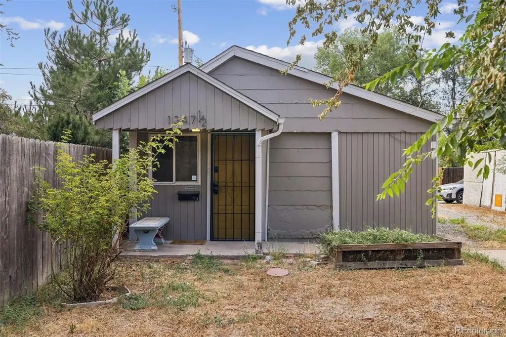 1347 Elmira Street Aurora CO 80010