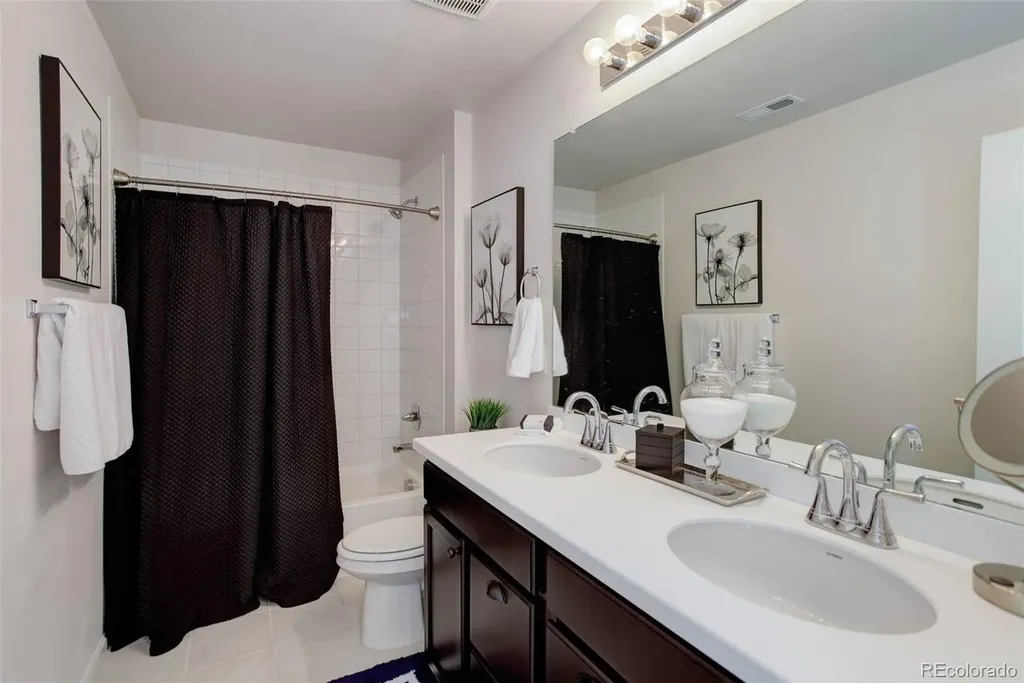 21056 E Radcliff Place Aurora CO 80015