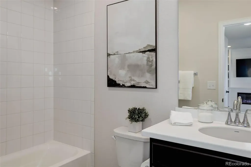 21056 E Radcliff Place Aurora CO 80015