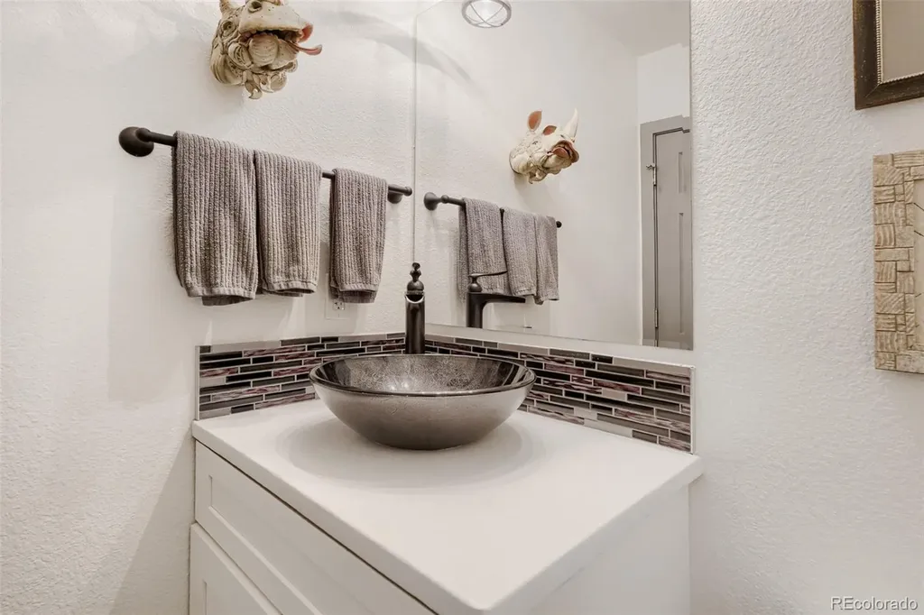 5335 S Flanders Way Centennial CO 80015