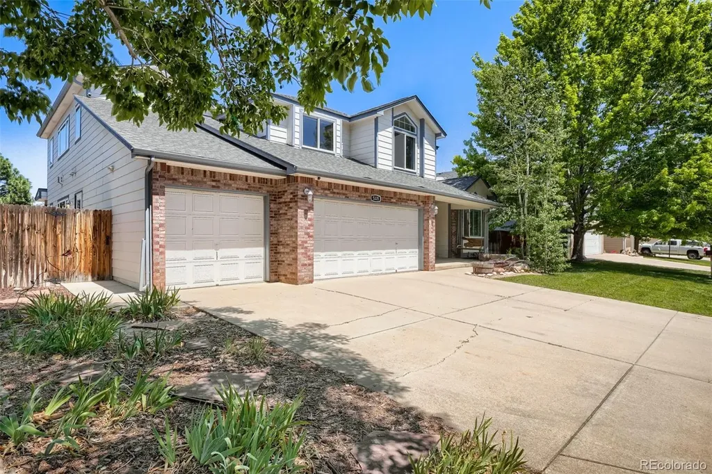 5335 S Flanders Way Centennial CO 80015