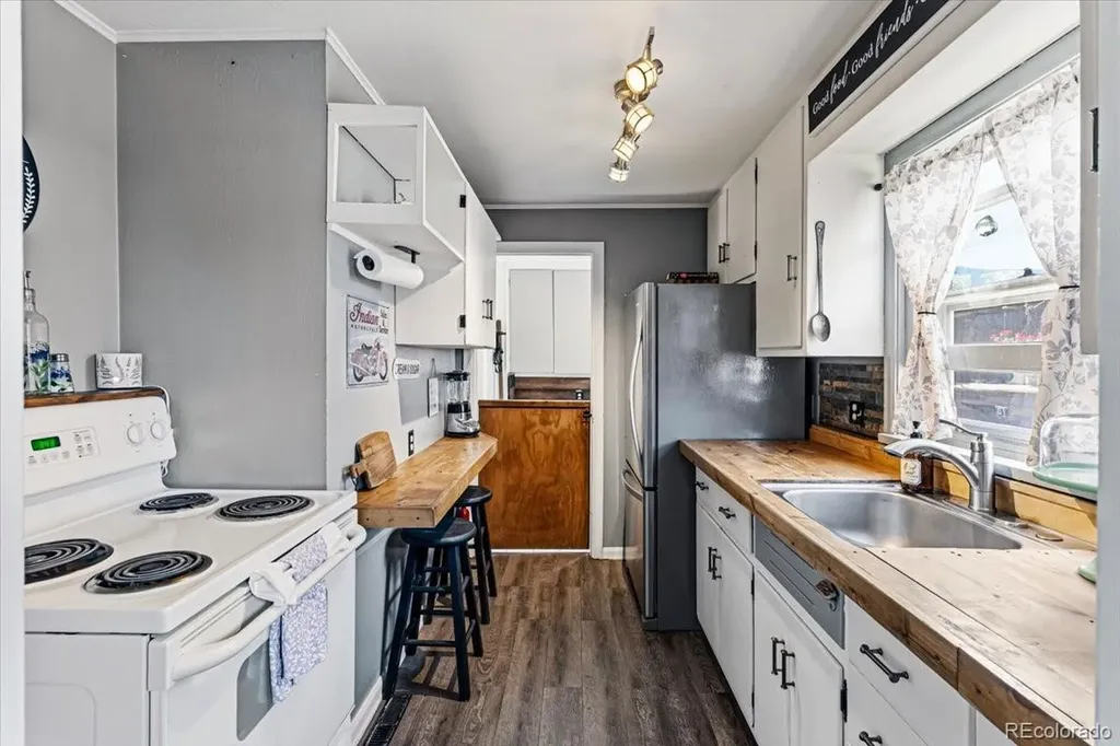 15335 Arapahoe Drive Golden CO 80403