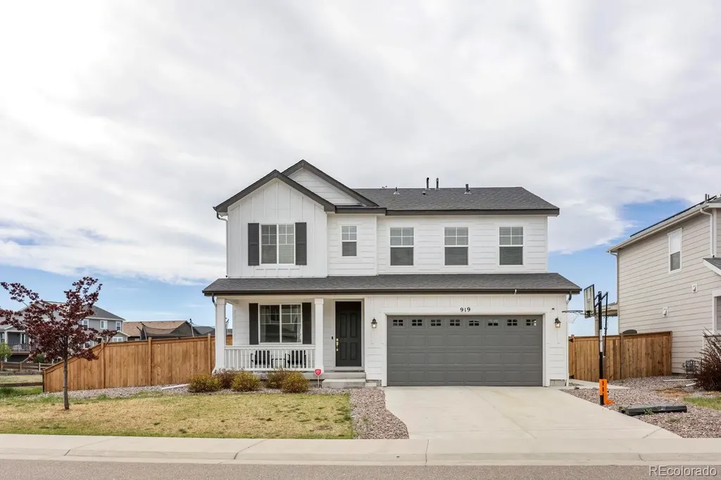 919 N Undergrove Way Aurora CO 80018