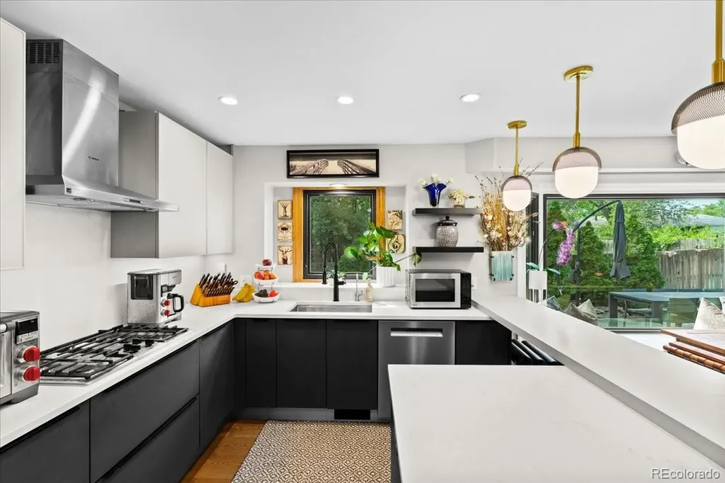 2011 S Gray Drive Lakewood CO 80227
