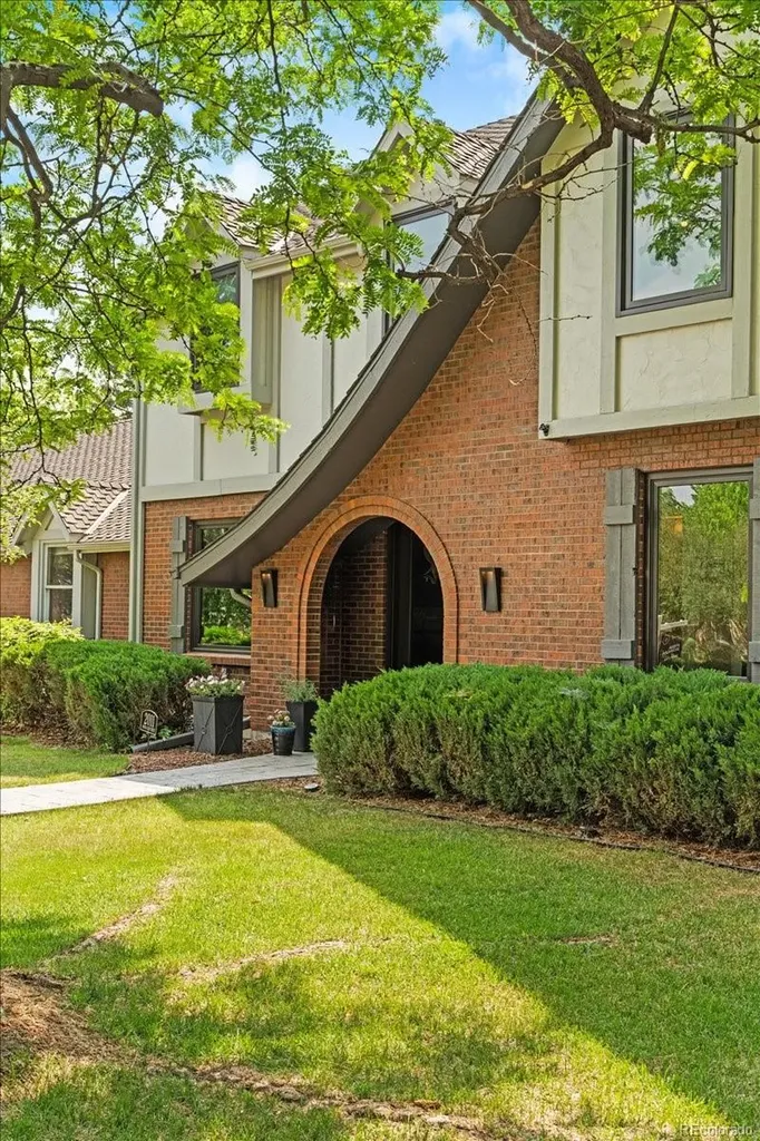 2011 S Gray Drive Lakewood CO 80227