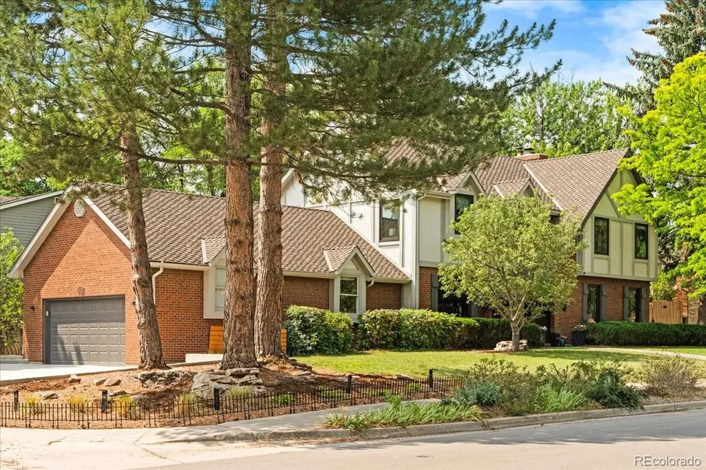 2011 S Gray Drive Lakewood CO 80227