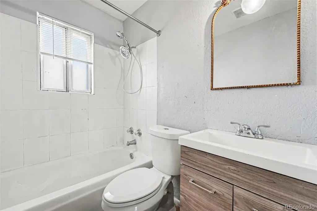 15946 E 17th Place Aurora CO 80011