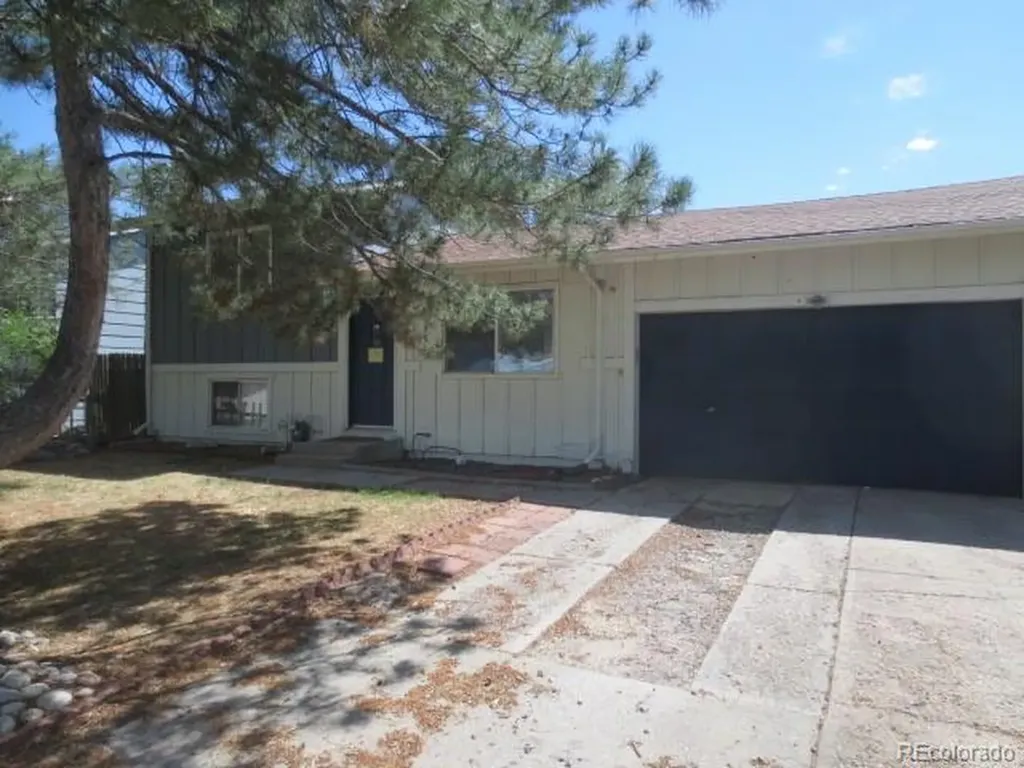 15946 E 17th Place Aurora CO 80011