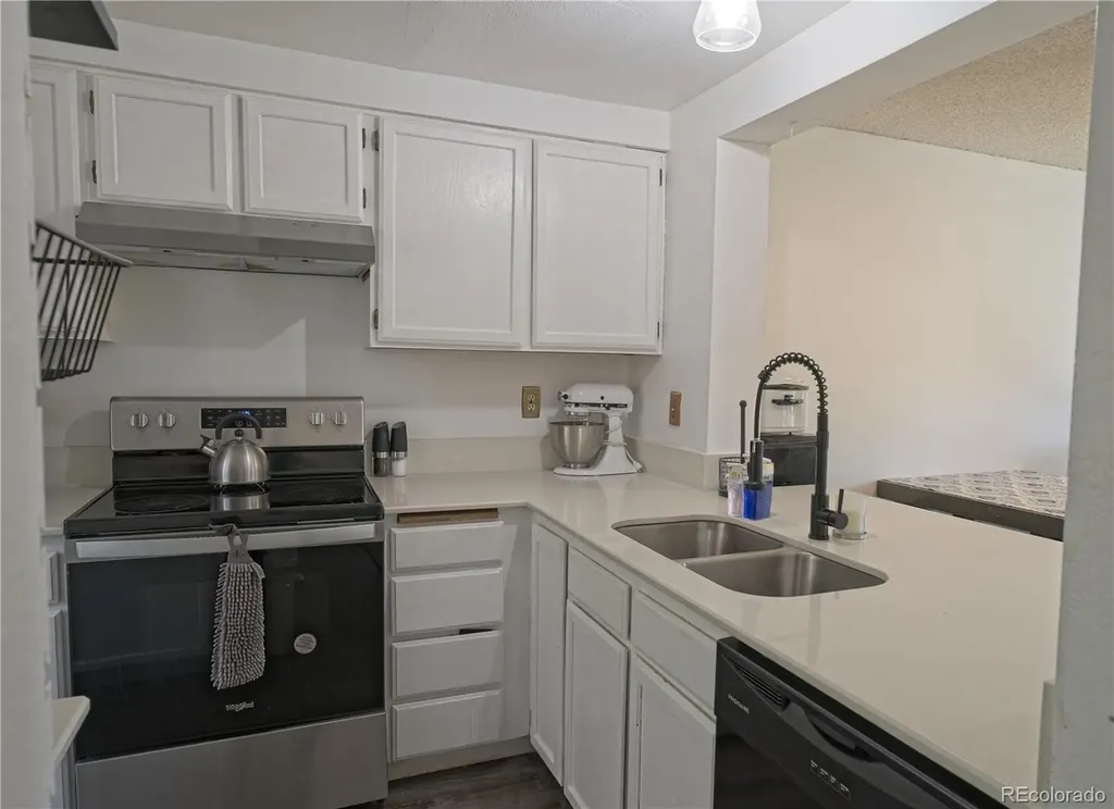 4242 S Mobile Circle Aurora CO 80013