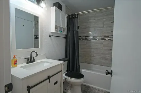 4242 S Mobile Circle Aurora CO 80013