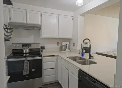 4242 S Mobile Circle Aurora CO 80013