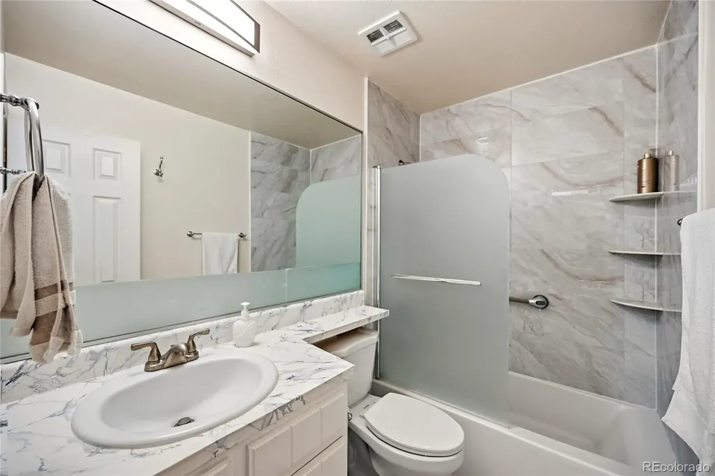 2858 S Vaughn Way Aurora CO 80014