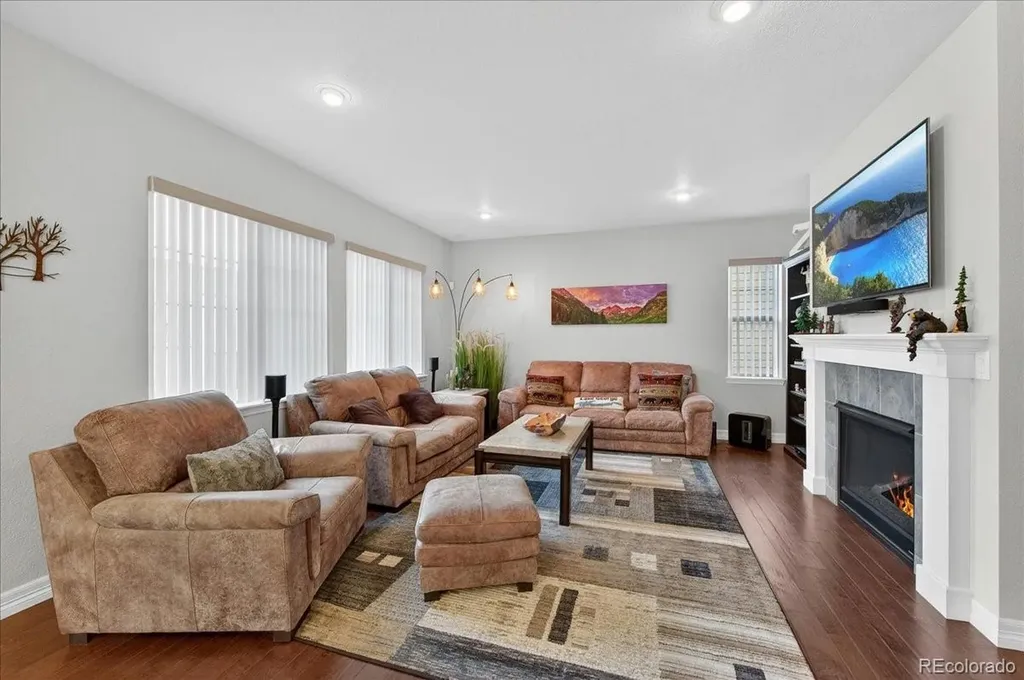 7315 S Robertsdale Way Aurora CO 80016
