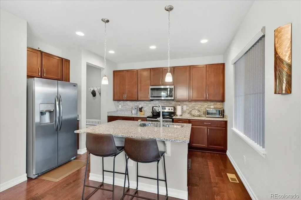 7315 S Robertsdale Way Aurora CO 80016