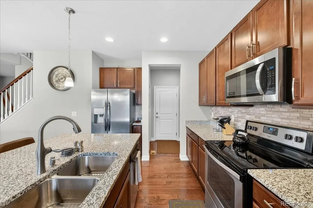 7315 S Robertsdale Way Aurora CO 80016