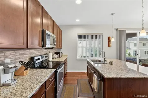 7315 S Robertsdale Way Aurora CO 80016