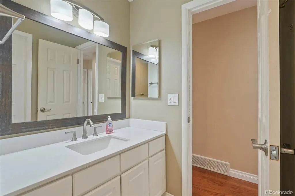 6689 S Delaware Street Littleton CO 80120