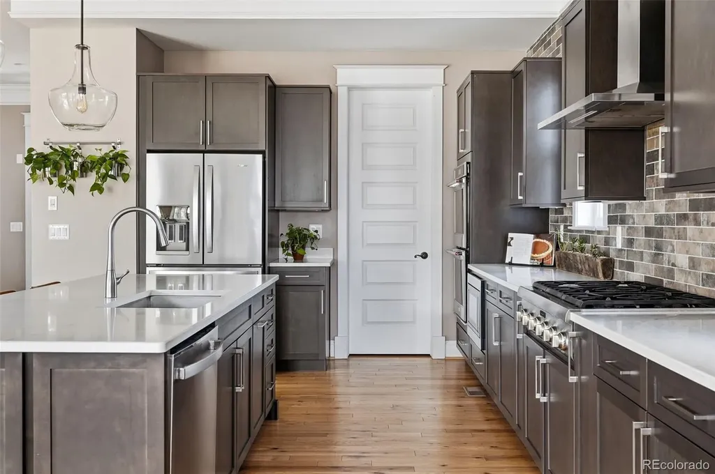 6082 Chester Street Denver CO 80238