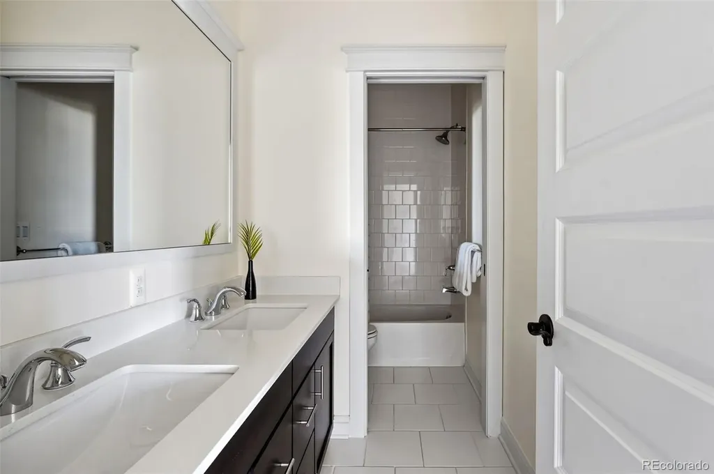 6082 Chester Street Denver CO 80238