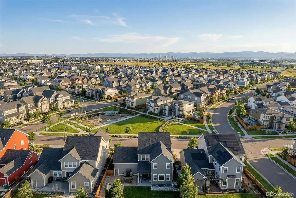 6082 Chester Street Denver CO 80238